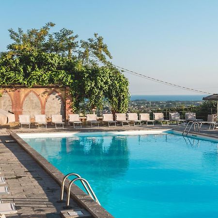Ippotur Medieval Resort Castelnuovo Magra Dış mekan fotoğraf