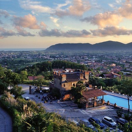 Ippotur Medieval Resort Castelnuovo Magra Dış mekan fotoğraf