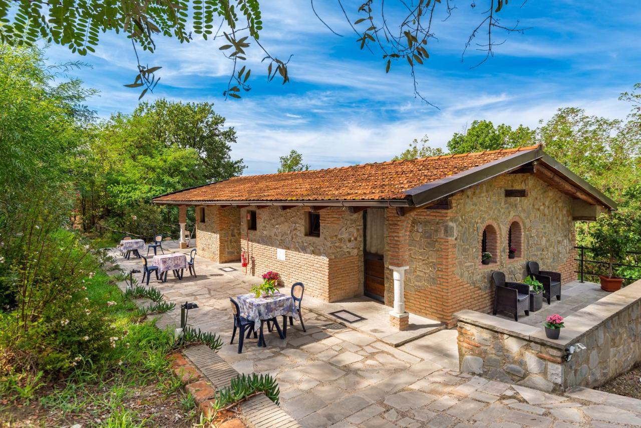 Ippotur Medieval Resort Castelnuovo Magra Dış mekan fotoğraf