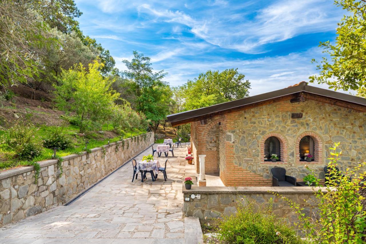 Ippotur Medieval Resort Castelnuovo Magra Dış mekan fotoğraf