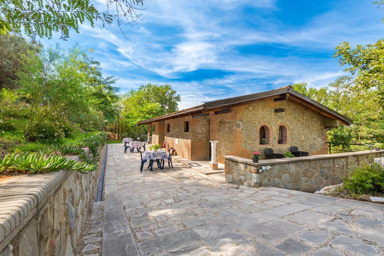Ippotur Medieval Resort Castelnuovo Magra Dış mekan fotoğraf