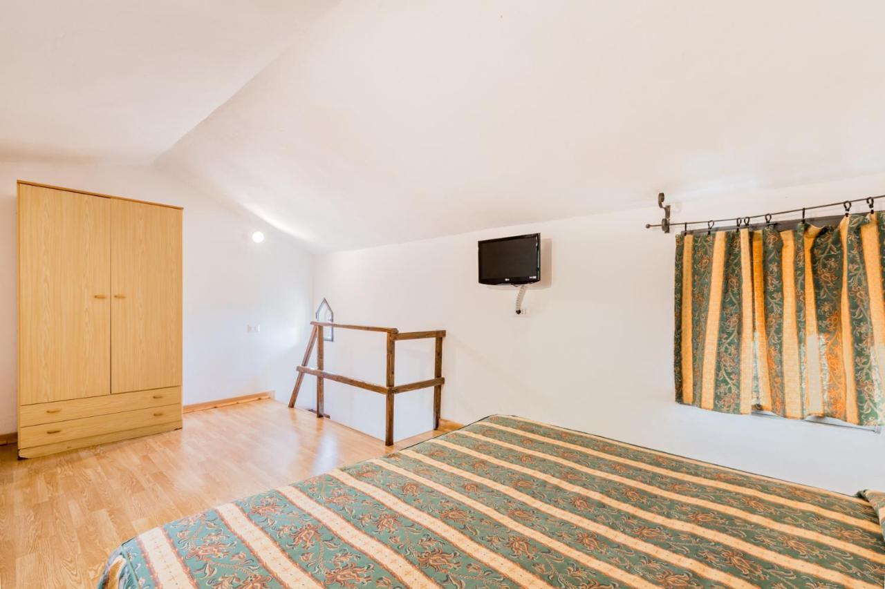 Ippotur Medieval Resort Castelnuovo Magra Dış mekan fotoğraf